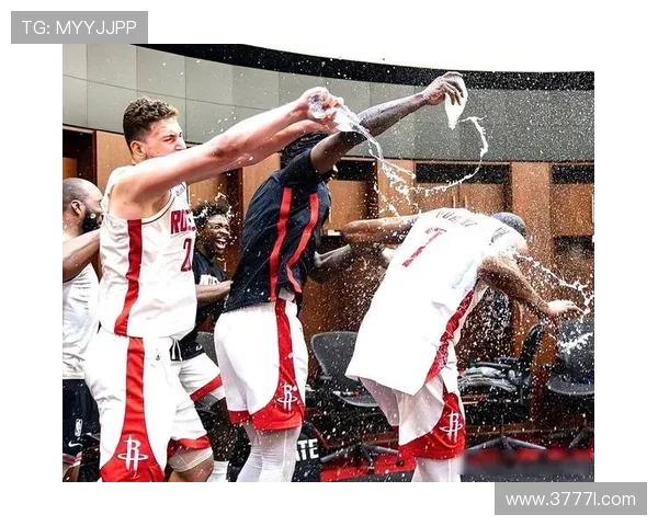 火箭止连败六人上双更衣室回暖